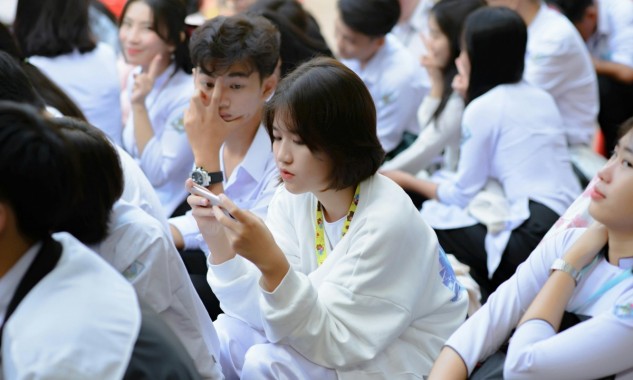 Chuyên gia RMIT cảnh báo nguy cơ tổn thương tâm lý từ nội dung thiếu kiểm chứng trên mạng