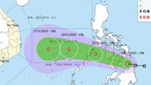 Áp thấp nhiệt đới mạnh lên thành bão (Bão số 15) hướng vào miền Trung