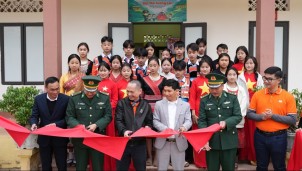 'Bật' Tết vùng biên: FPT Shop trao tặng phòng học công nghệ cho học sinh Mường Lạn