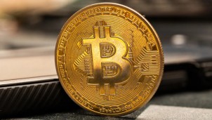 Bitcoin đạt mốc kỷ lục mới trên 111.000 USD