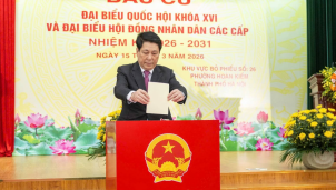 Chủ tịch nước Lương Cường cùng các đại biểu và cử tri Hà Nội tham gia ngày hội bầu cử