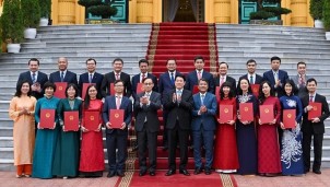 Chủ tịch nước Lương Cường trao quyết định bổ nhiệm 16 Đại sứ nhiệm kỳ 2025 - 2028