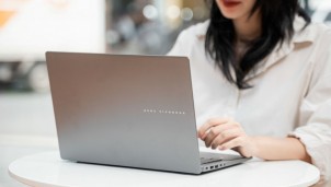 Hoàn thiện dải sản phẩm laptop AI, ASUS tung ra 4 mẫu laptop Vivobook trước thềm năm học mới