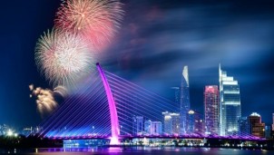 Lung linh cầu Ba Son - biểu tượng mới của Tp HCM