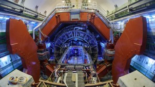 Máy gia tốc hạt lớn biến chì thành vàng: Giấc mơ giả kim thuật trở thành hiện thực