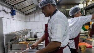 Ngành nhà hàng Ấn Độ đứng trước nguy cơ 'tắt bếp'