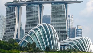 Singapore tăng trưởng vượt dự báo trong quý II nhưng vẫn lo ngại về chính sách thuế của Mỹ