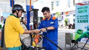 Tạm ứng 8.000 tỷ đồng bình ổn giá xăng dầu trong bối cảnh giá thế giới biến động