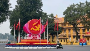 Vững bước dưới cờ Đảng