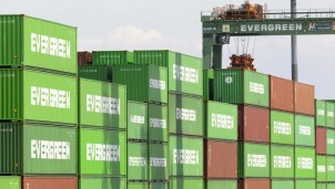 Xuất khẩu tháng 10 của Nhật Bản vượt xa ước tính