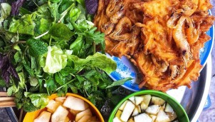 Đặc sản vùng Kinh Bắc: Bánh tôm Phủ Tây hồ nức tiếng kinh đô Đặc sản vùng Kinh Bắc: Bánh tôm Phủ Tây hồ nức tiếng kinh đô