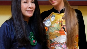 Những nhà thiết kế thời trang Việt gửi nghiệp vào tà áo dài Việt Những nhà thiết kế thời trang Việt gửi nghiệp vào tà áo dài Việt