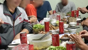 Quán nhậu tung chiêu mới dịp Tết, khách vẫn... uống nước ngọt Quán nhậu tung chiêu mới dịp Tết, khách vẫn... uống nước ngọt