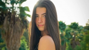 'Nữ hoàng TikTok' 71 triệu fan, hàng trăm nghìn lời sỉ nhục mỗi ngày