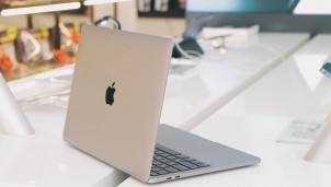 MacBook Pro M2 vừa mở bán tại Việt Nam có gì mới?