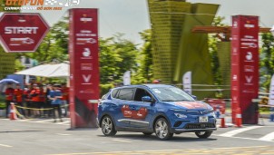 Ô tô điện VinFast e34 và những pha drift 'nghẹt thở" tại GOC 2022 Ô tô điện VinFast e34 và những pha drift 'nghẹt thở" tại GOC 2022