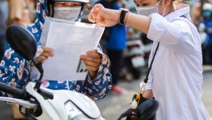 Áp lực nào khiến trường có thể đã ép học sinh bỏ thi?