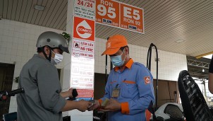 Bộ Tài chính đề xuất giảm thuế nhập khẩu xăng không chì để đảm bảo nguồn cung cho thị trường Bộ Tài chính đề xuất giảm thuế nhập khẩu xăng không chì để đảm bảo nguồn cung cho thị trường