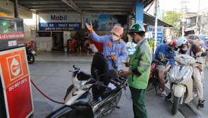 Bộ Tài chính tiếp tục được giao đề xuất giảm thuế, phí xăng dầu trong tháng 7 Bộ Tài chính tiếp tục được giao đề xuất giảm thuế, phí xăng dầu trong tháng 7