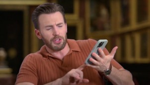 Chris Evans chê iPhone mới Chris Evans chê iPhone mới