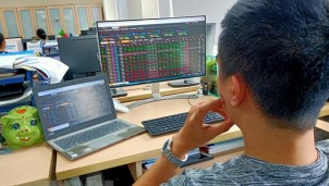 'Đa số nhà đầu tư chứng khoán đang mất nhiều hơn được'