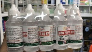 Hà Nội: Số ca F0 mới tăng cao khiến cồn sát khuẩn 'cháy hàng' Hà Nội: Số ca F0 mới tăng cao khiến cồn sát khuẩn 'cháy hàng'