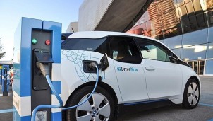 Lệ phí trước bạ ô tô điện chạy pin là 0% kể từ ngày 1/3 Lệ phí trước bạ ô tô điện chạy pin là 0% kể từ ngày 1/3