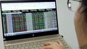 Phân tích kỹ thuật chứng khoán phiên chiều 14/1: VN-Index thu hẹp 'vùng đỏ' trên bảng điện tử Phân tích kỹ thuật chứng khoán phiên chiều 14/1: VN-Index thu hẹp 'vùng đỏ' trên bảng điện tử