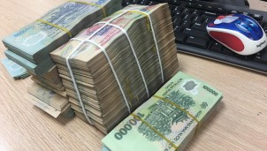 Thay đổi cách tiếp cận nguồn vốn để người dân không còn cần đến 'tín dụng đen' Thay đổi cách tiếp cận nguồn vốn để người dân không còn cần đến 'tín dụng đen'