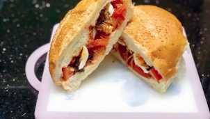 Bánh mi Sài Gòn - Đại diện cho văn hoá ẩm thực người TP HCM Bánh mi Sài Gòn - Đại diện cho văn hoá ẩm thực người TP HCM