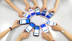 Bluezone giúp tiết kiệm nguồn lực chống dịch, duy trì cuộc sống bình thường Bluezone giúp tiết kiệm nguồn lực chống dịch, duy trì cuộc sống bình thường