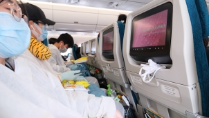 Chú ý với hành khách phải di chuyển bằng đường hàng không trong thời kỳ COVID-19 Chú ý với hành khách phải di chuyển bằng đường hàng không trong thời kỳ COVID-19