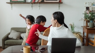 Làm việc trực tuyến cần đảm bảo sự cân bằng 'Công - Tư' Làm việc trực tuyến cần đảm bảo sự cân bằng 'Công - Tư'
