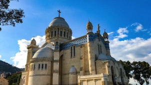 Cập nhật tình hình dịch COVID-19: Algeri bị buộc phải áp dụng trở lại lệnh phong toả Cập nhật tình hình dịch COVID-19: Algeri bị buộc phải áp dụng trở lại lệnh phong toả