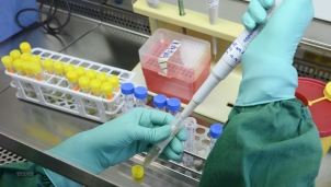 Cập nhật tình hình dịch COVID-19: Vaccine tiếp tục có những tín hiệu khả quan