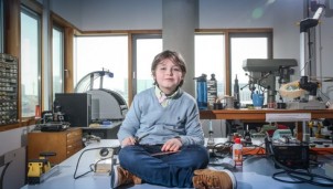 Cậu bé 9 tuổi lập kỉ lục là người nhỏ tuổi nhất thế giới tốt nghiệp đại học Cậu bé 9 tuổi lập kỉ lục là người nhỏ tuổi nhất thế giới tốt nghiệp đại học