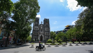 Chỉ số tia UV hôm nay gây hại rất cao với những người có hoạt động ngoài trời nắng Chỉ số tia UV hôm nay gây hại rất cao với những người có hoạt động ngoài trời nắng