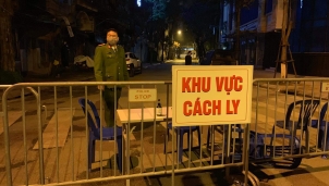 Chủ tịch Nguyễn Đức Chung: Tiếp tục cắt cử lực lượng chốt trực khu vực cách ly phố Trúc Bạch Chủ tịch Nguyễn Đức Chung: Tiếp tục cắt cử lực lượng chốt trực khu vực cách ly phố Trúc Bạch