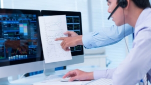 Chuyển đổi số: Không còn chỗ cho 'chần chừ và lê bước' Chuyển đổi số: Không còn chỗ cho 'chần chừ và lê bước'