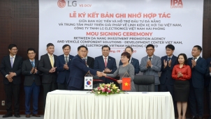 Đà Nẵng hợp tác với LG Việt Nam sản xuất linh kiện xe hơi Đà Nẵng hợp tác với LG Việt Nam sản xuất linh kiện xe hơi