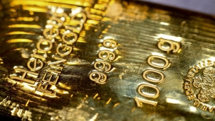 Dự báo giá vàng hôm nay 6/12: Tìm hướng đi lên do suy thoái kinh tế ở khắp nơi Dự báo giá vàng hôm nay 6/12: Tìm hướng đi lên do suy thoái kinh tế ở khắp nơi