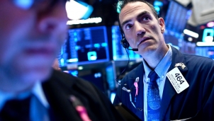 Dự báo thị trường chứng khoán tuần tới: Đà tăng tiếp diễn nhưng đã xuất hiện rủi ro Dự báo thị trường chứng khoán tuần tới: Đà tăng tiếp diễn nhưng đã xuất hiện rủi ro