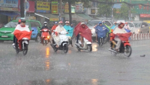 Dự báo thời tiết Hà Nội ngày mai 10/8: Tiếp tục nắng nóng, Sài Gòn mưa dông đến hết ngày 11/10