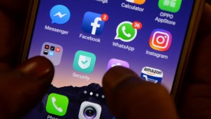 Facebook sau 6 giờ sập trên toàn cầu là do sự cố bộ định tuyết kết nối internet Facebook sau 6 giờ sập trên toàn cầu là do sự cố bộ định tuyết kết nối internet