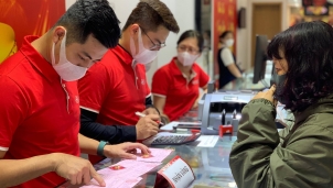 Giá vàng hôm nay 21/9: Điều chỉnh tăng nhẹ sau một tuần "lặng sóng" Giá vàng hôm nay 21/9: Điều chỉnh tăng nhẹ sau một tuần "lặng sóng"