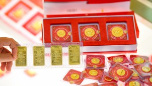 Giá vàng hôm nay 23/5: Điều chỉnh giảm ngược chiều thế giới