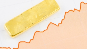 Giá vàng hôm nay 5/8: Tiếp đà đi lên do căng thẳng thương mại Mỹ - Trung