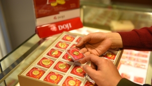 Giá vàng hôm nay 9/7: Tiếp đà tăng thị trường xác lập đỉnh lịch sử mới Giá vàng hôm nay 9/7: Tiếp đà tăng thị trường xác lập đỉnh lịch sử mới