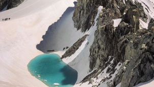 Giải mã bí ẩn của các hồ nước hình thành trên đỉnh Alps