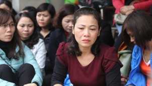 Hà Nội: 256 giáo viên hợp đồng ở Sóc Sơn yêu cầu được xem xét công bằng Hà Nội: 256 giáo viên hợp đồng ở Sóc Sơn yêu cầu được xem xét công bằng